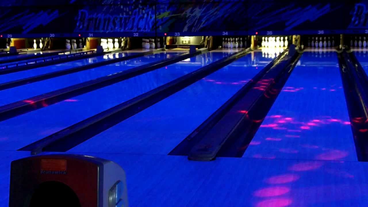 Bowling at Brunswick [From 2/6/11] Part 1 YouTube