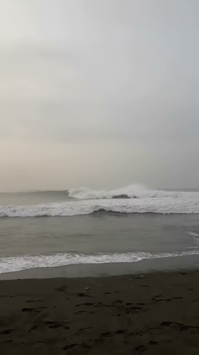 Ombak pelabuhan ratu