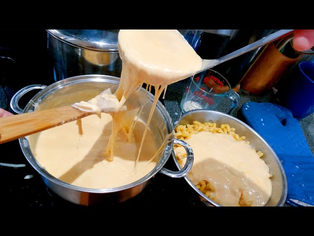 The BEST Lobster Mac n Cheese Recipe !