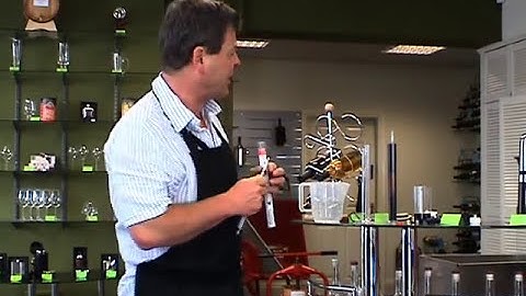 How to use a Hydrometer - Love Brewing Guide