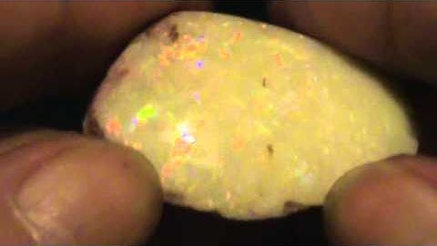 Opal clam shell