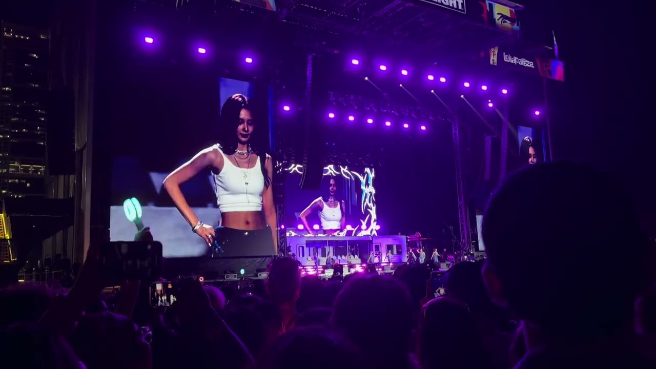 TWICE sings I CANT STOP ME at Lollapalooza 