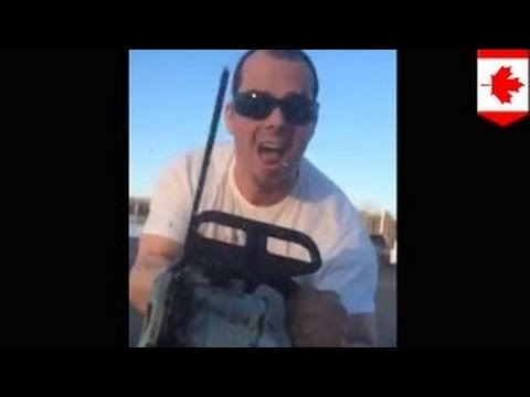 Маньяк на дороге угрожает семье бензопилой video phone beyonce mp3