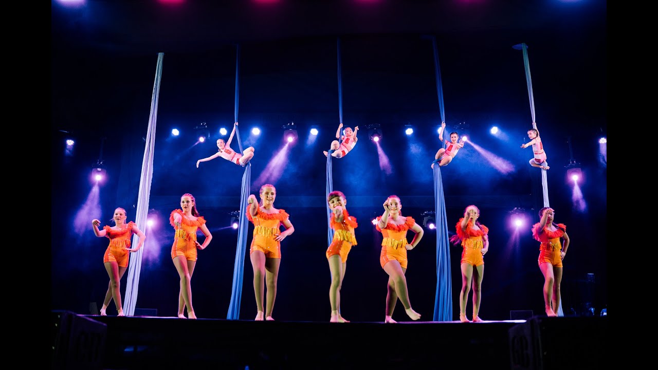 FLUTUA DANÇA AÉREA - MAGALENHA (BRASIL)