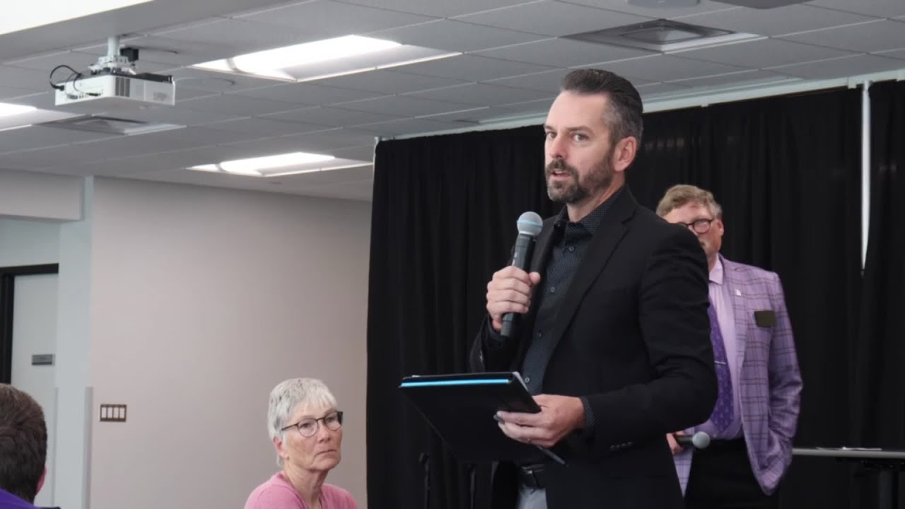 Brad Berzinski shares ideas at WSU