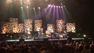 Watch Ira Mesmo Distante video