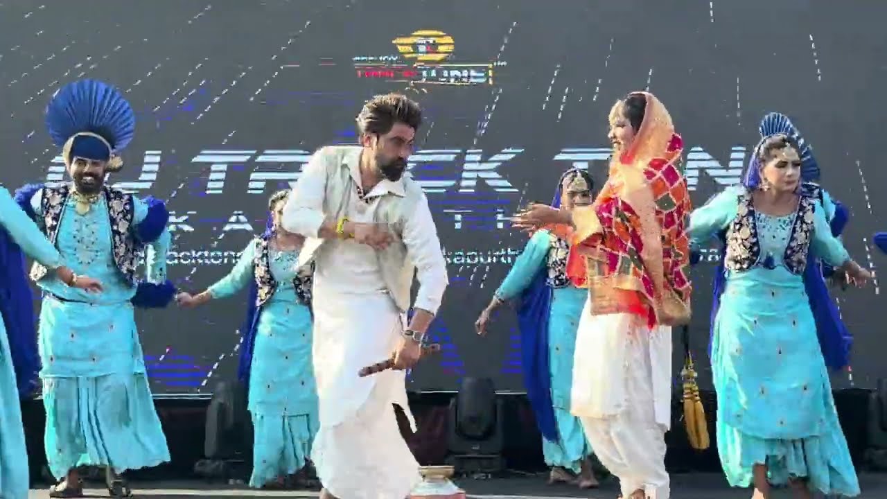 Punjabi Dance In Wedding | Bhangra Dance Performance | Punjabi Group Dance Video | Dj Tracktone
