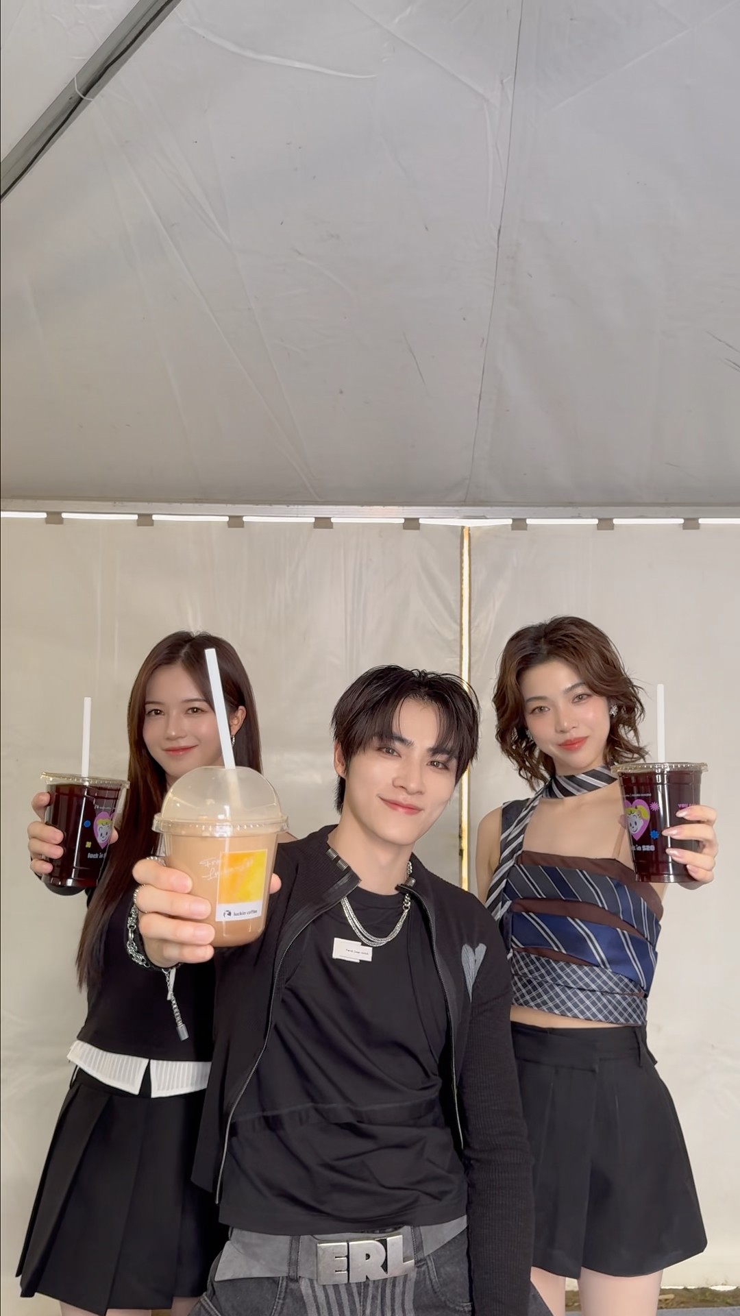 Ta-da! w/ ‪@ChromosomeEntertainmentGroup‬ #XIAOJUN #肖俊 #샤오쥔