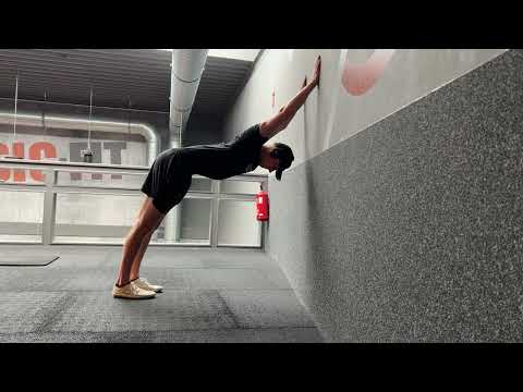 Wall Pullover