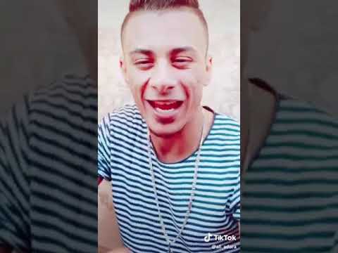 يا ام خدود حلوه و حمره