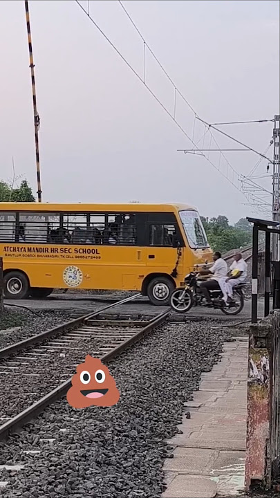 Train cross school bus omg 😡🙄 #shorts #trending #ytshorts