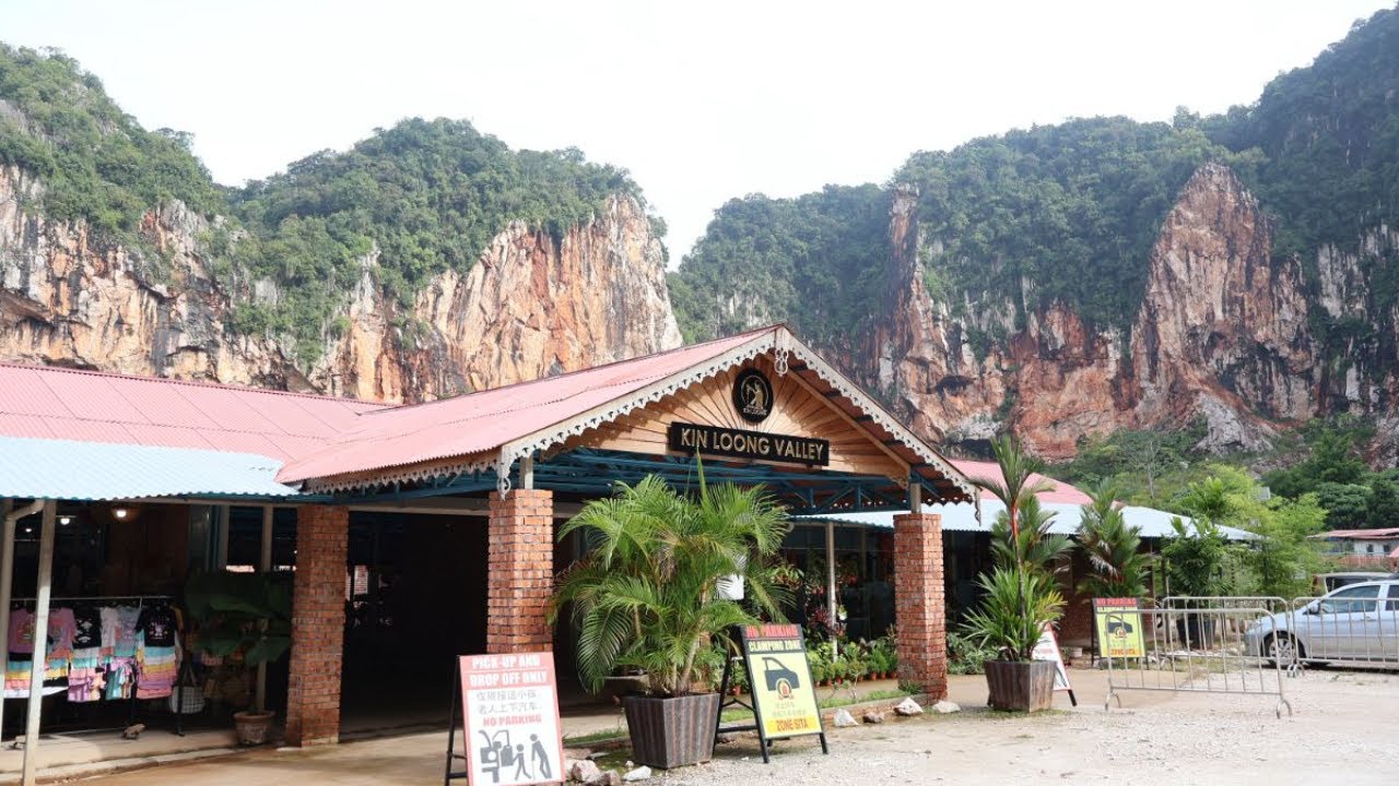 Kin Loong Valley with Chang Jiang White Coffee. Dark, rich & fragrant coffee next to Limestone Cave.