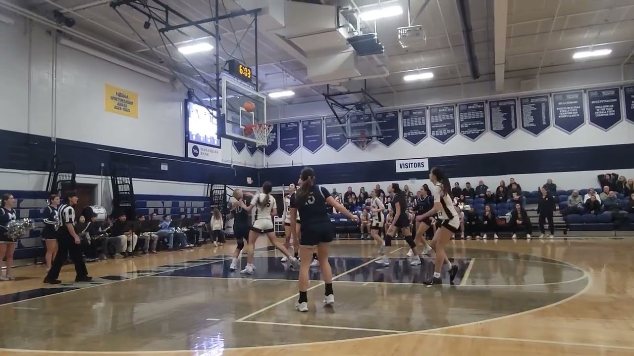 Great look by Donnelly to Looney to start the game, Clean look by LaTesta that follows