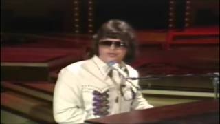 Ronnie Milsap - Day Dreams About Night Things on the Porter Wagner Show chords