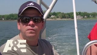 Wahlburgers: The Biggest Oyster You'll Never Eat (Season 2, Episode 5) | A&E
