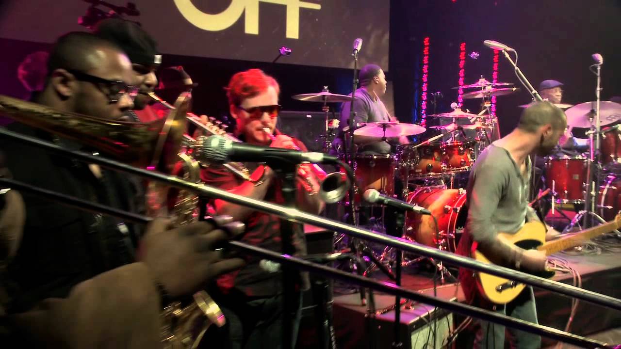 Aaron Spears featuring Jabo Starks -- Guitar Center Drum Off 2011