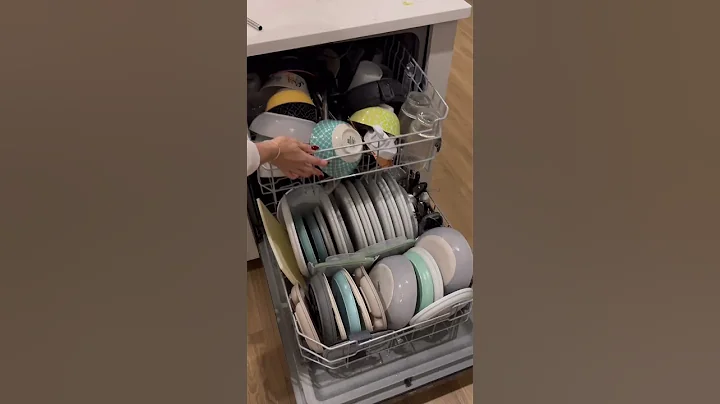 Im actually a maid😂😅 #mom #momlife #momtok #asmr #asmrsounds #asmrvideo #cleantok #clean