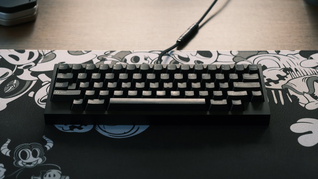 QK60 // Carbon Fiber Plate // Strawberry Wine V2 Switch // GMK Black snail Keycap | Sound Test