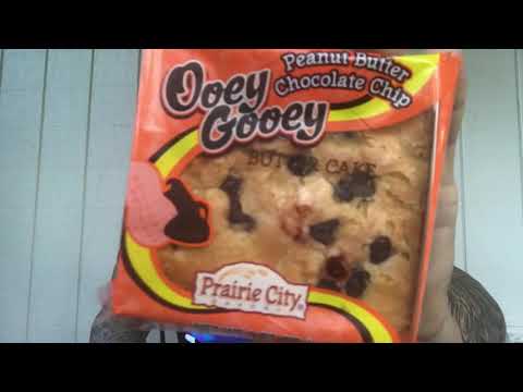 Fun Size Review: Prairie City Bakery's Peanut Butter Chocolate Chip Ooey Gooey Butter Cake