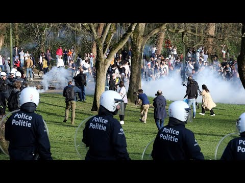 Brüssel: Polizei treibt Feiernde mit Tränengas auseinander | AFP