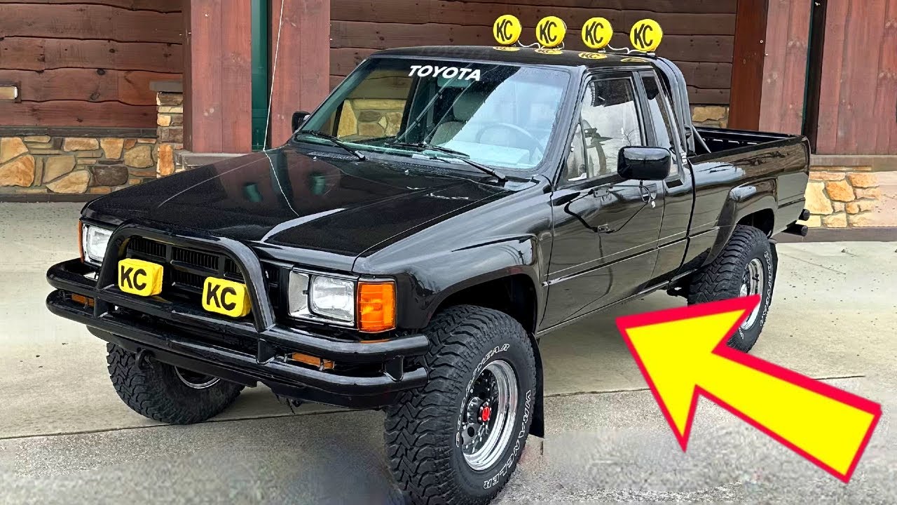 まくふらい 20 Weird Facts About Marty McFly's 1985 Toyota SR5 Pickup (Back to