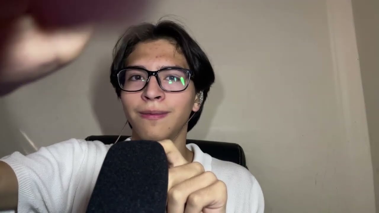 ASMR susurros y varios triggers