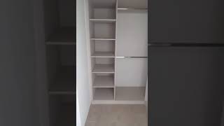 On Time Cocinas y Closets #vestidor #armario – Cocinas Modernas