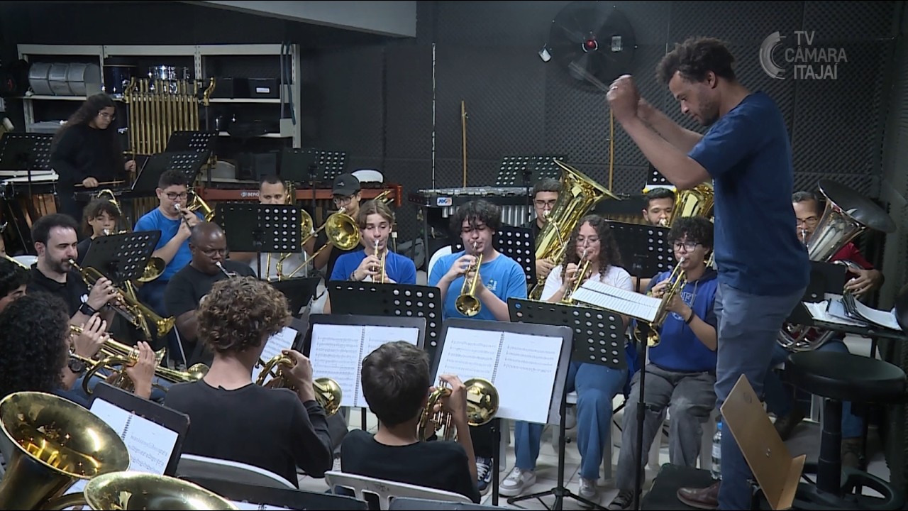 Orquestra Brasileira e Banda Filarmônica formam mais de 200 crianças em Itajaí
