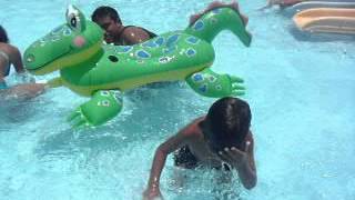 Brayan Gibran Mateo Aventandose Un Cocodrilazo