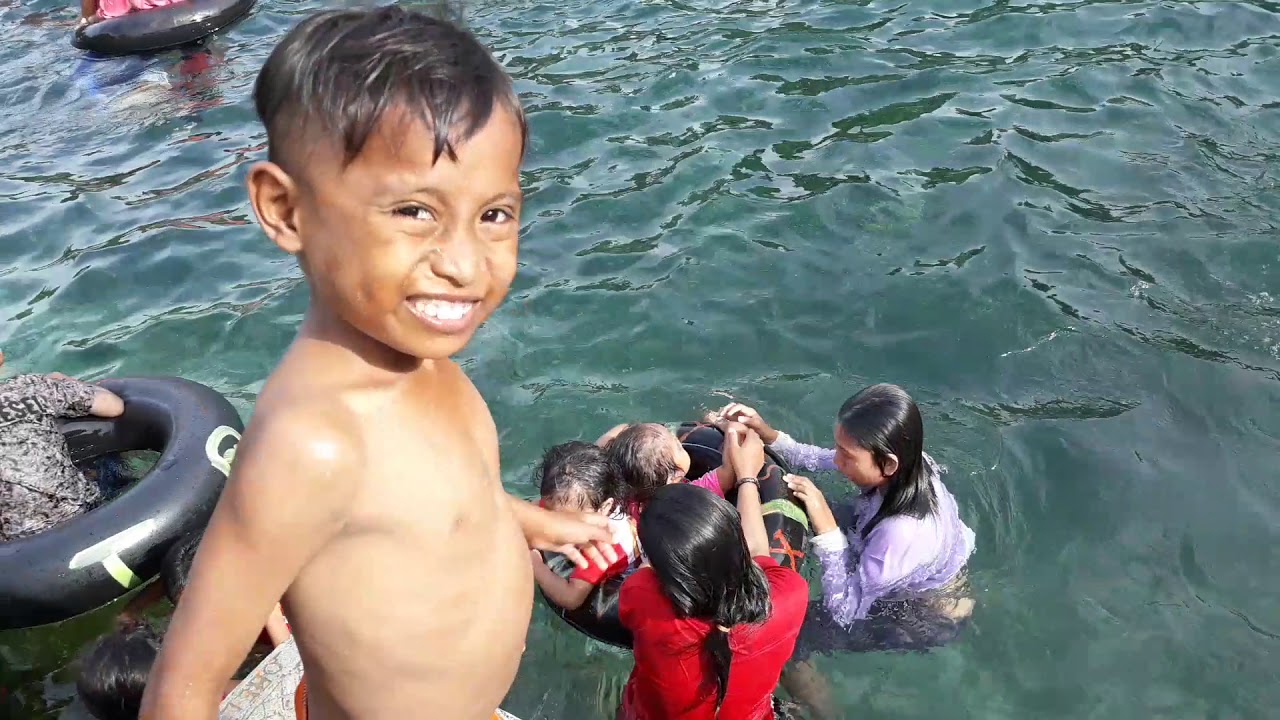 Suasana di tempat wisata Air Evu,Langgur maluku tenggara
