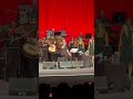 Mike Patton rinde homenaje a Juan Gabriel
