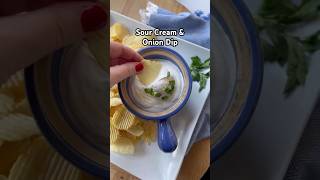 5 Minute Sour Cream and Onion Dip Recipe
Sour Cream and Onion Dip is such an easy recipe. Only 5 ingredients and 5 minutes to the most delicious snack for any party, game day or just when you are craving the taste of french onion dip and chips.
#recipe #easyrecipe #livinglocurto #partyfoodideas #gamedayfood 5 Minute Sour Cream and Onion Dip Recipe