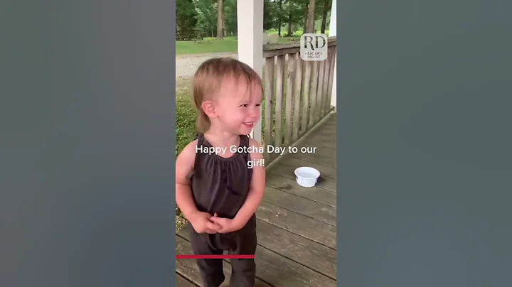Little girl welcomes dad home on her adoption day - DayDayNews