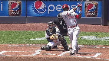 CIN@MIL: Phillips launches a two-run dinger