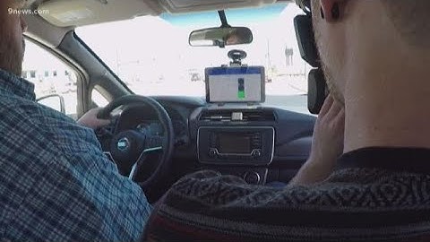 New technology allows cars & traffic signals to wirelessly communicate