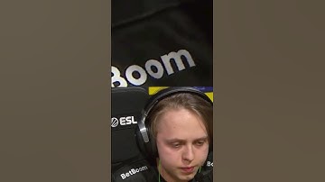 ZyWoo 1v2 clutch. #cs2clips #cs2