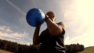 Das Video mit dem blauen Toysrus Luftballon