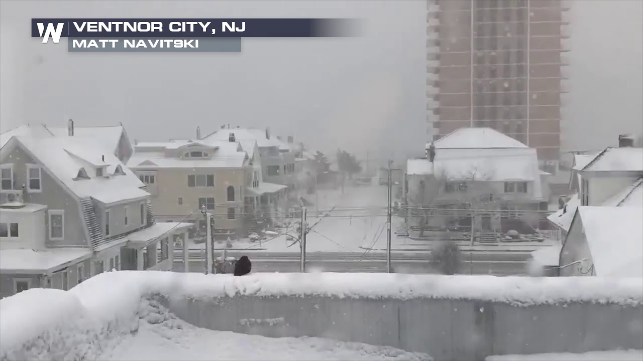 Heavy Wet Snow Surprises New Jersey Shore - YouTube