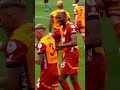 🦁 Lucas Torreira, golü Victor Osimhen'in maskesiyle kutluyor! #shorts #galatasaray
