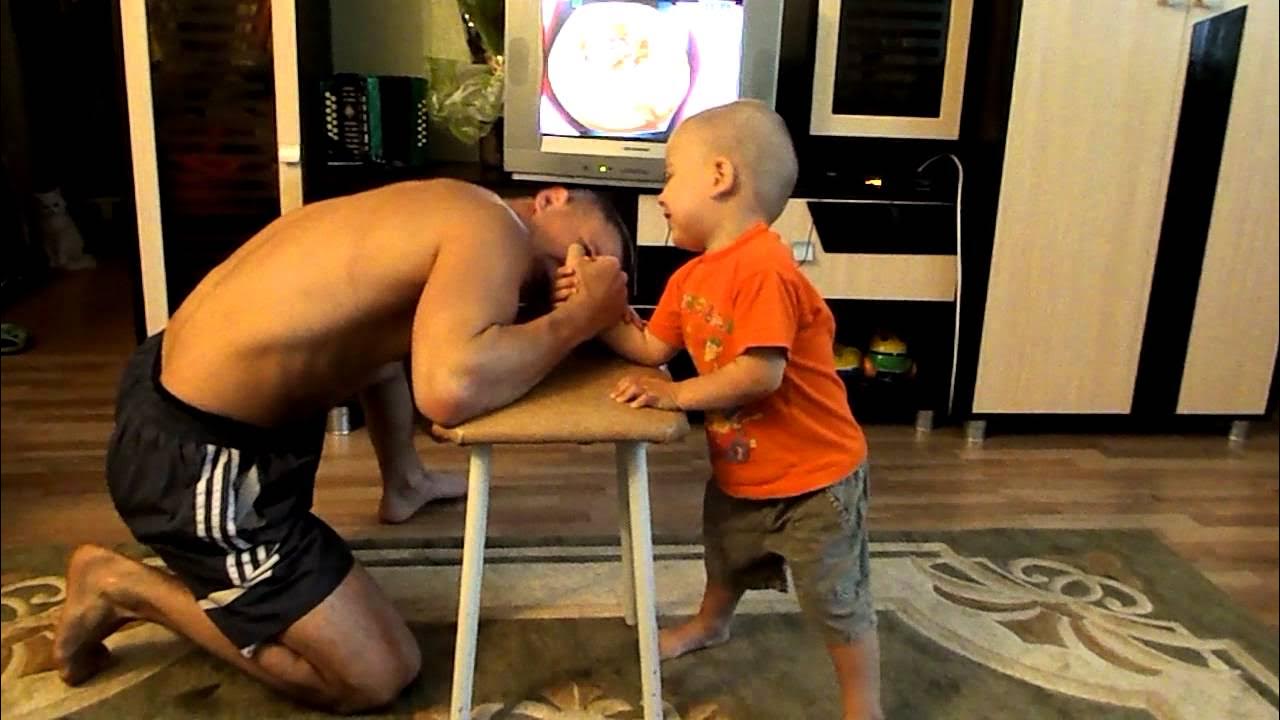 продам фото дочери. насилие маленький девочки. видеоролик про отца. отец рвал дочь. мать за ребенка порвет.