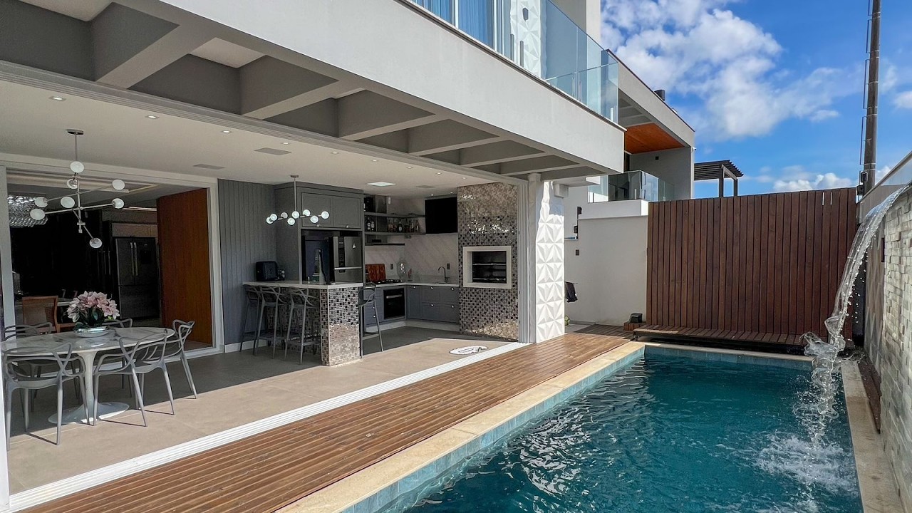 CASA DUPLEX DE LUXO COM 4 SUÍTES E 412m2 NO PEDRA BRANCA | DANILO VOLTOLINI