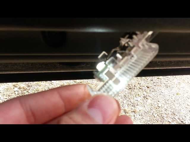 Audi A6 Türleuchte / Einstiegsbeleuchtung Door light Ausbau / Einbau (  HD-Video ) 