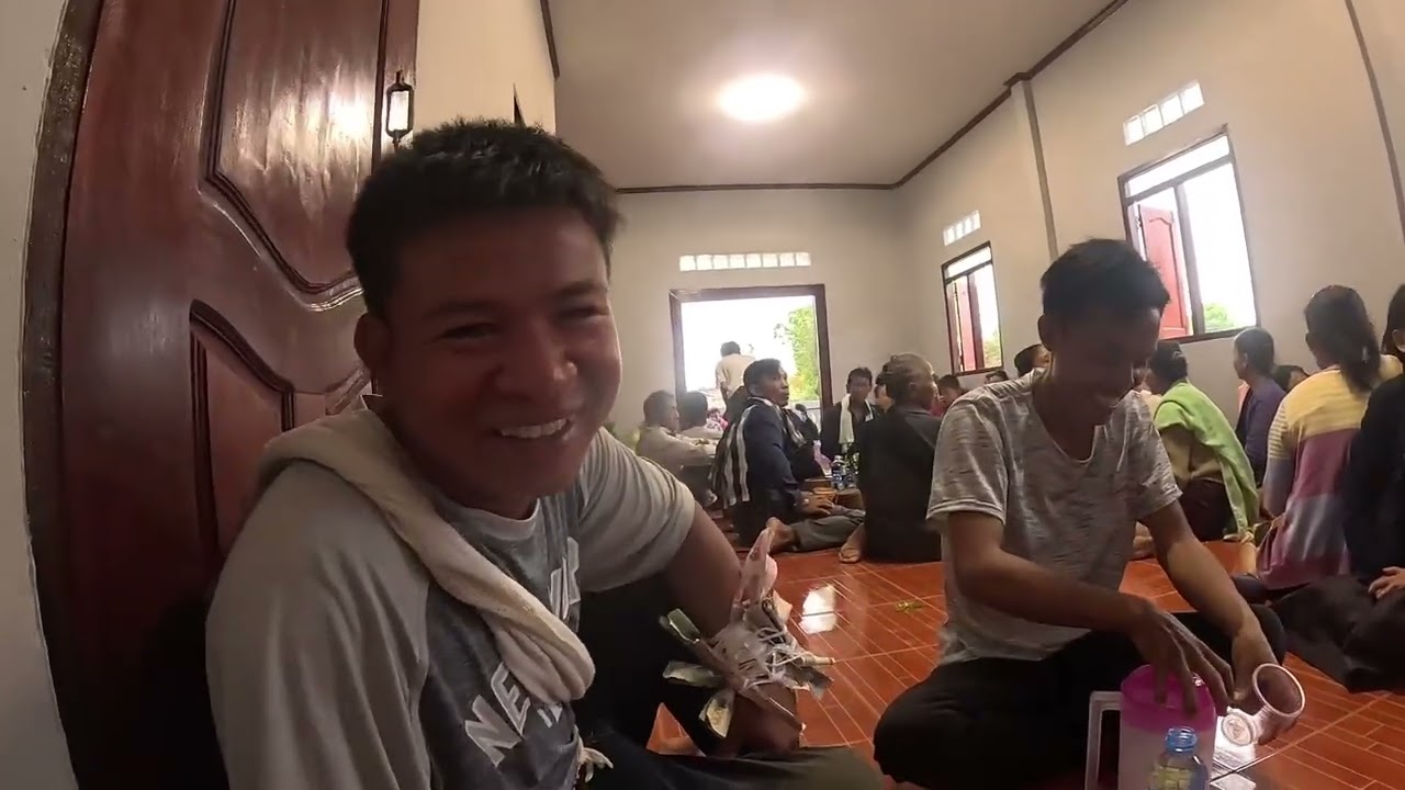 เเสดงความยินดีกับบ่าวสมปองขื้นบ้านใหม่