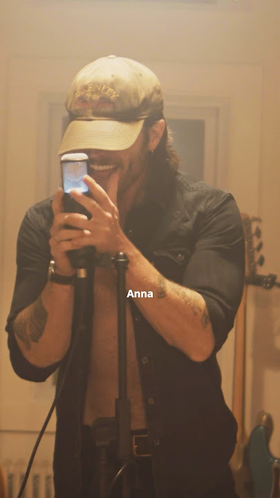 Go presave “Anna” 😘