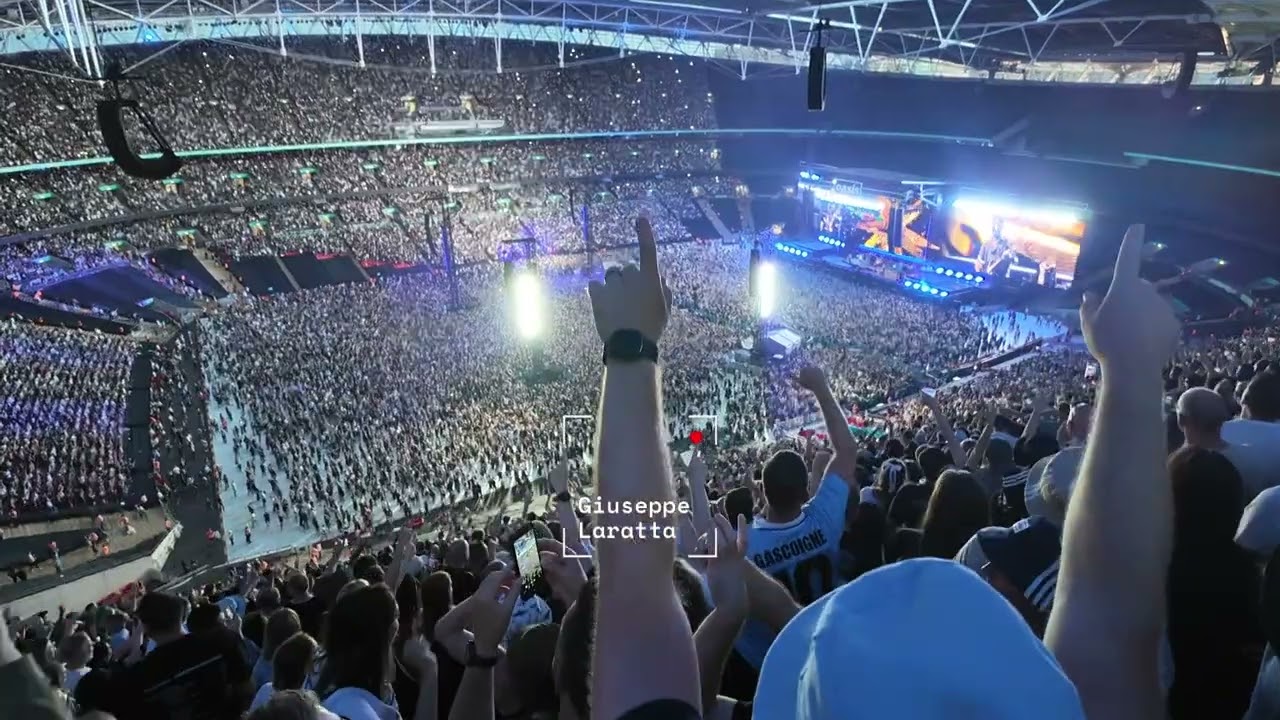 Oasis - Little By Little [live @ London (Wembley Stadium) 26
