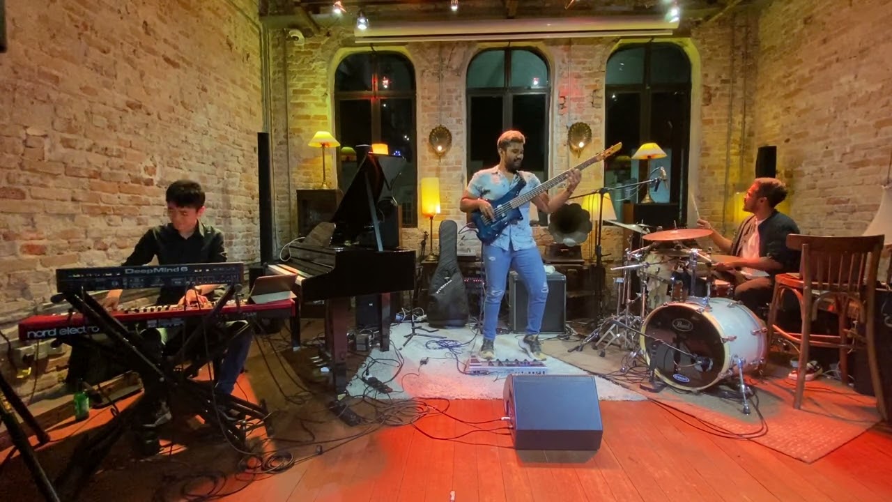 John Thomas Trio Live at Jao Tim | Fono