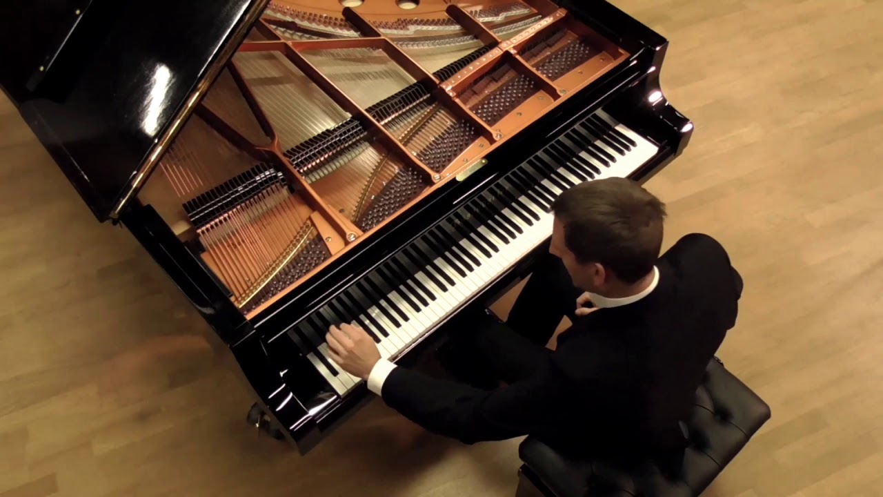 Jörg Ulrich Krah: Essences for Piano Solo - Bernhard Parz