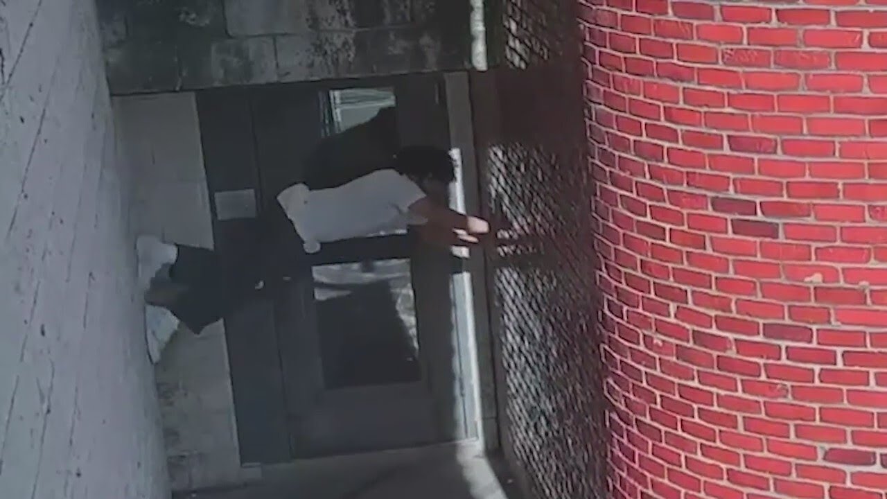 New details about convicted murderer still on the loose - YouTube