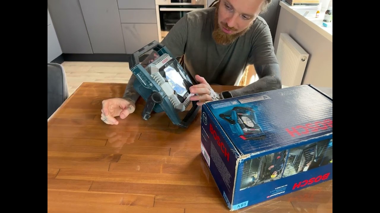 Краткий обзор фонаря Bosch GLI 18V-2200C