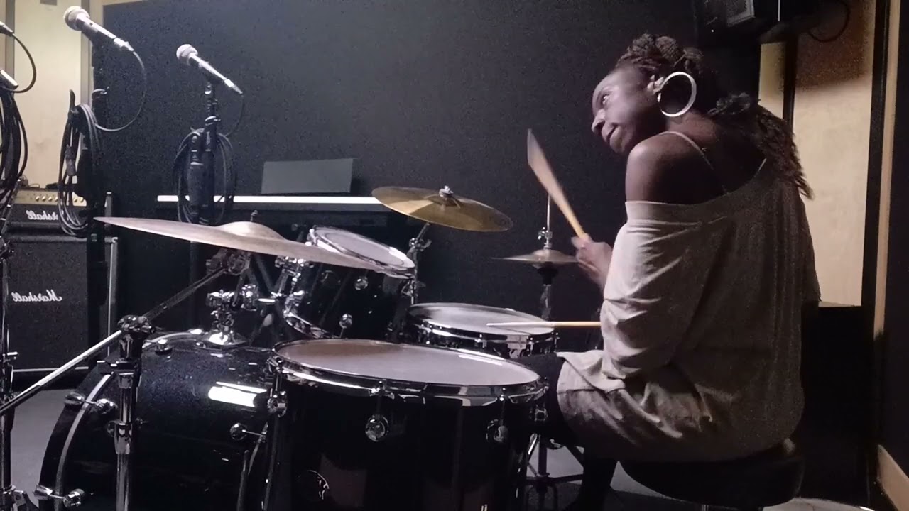 5/8 Groove produced and played by Hannah Ledwidge